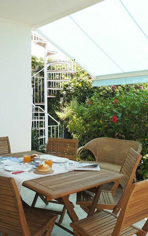 Villa Ariel: Draussen