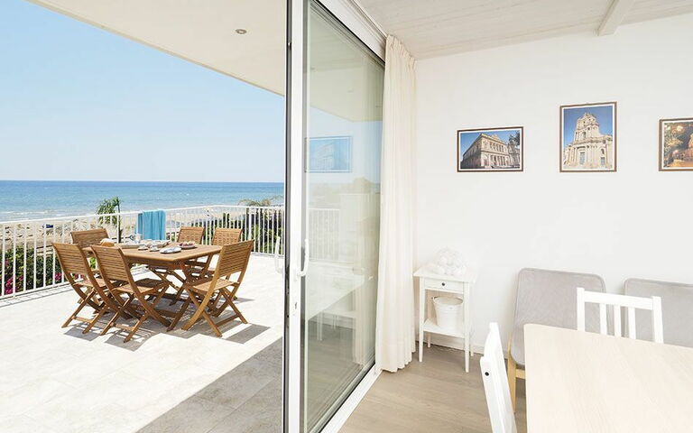 Villa Ariel: Esszimmer, Wohnzimmer