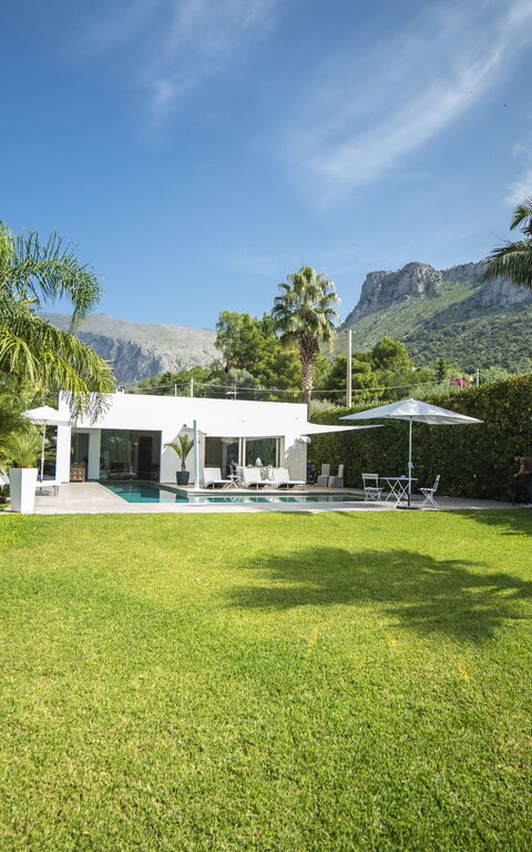 Villa Denari: Draussen, Garten