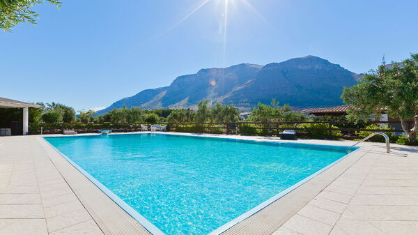 Tenutersa: Außen, Draussen, Schwimmbad