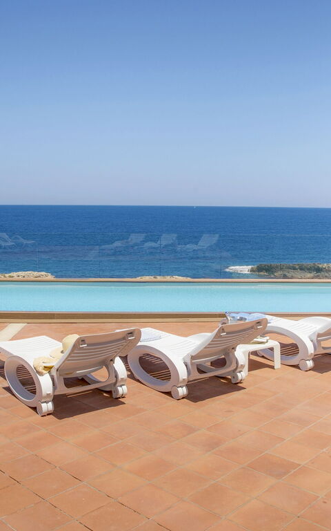 Villa Ala: Draussen, Schwimmbad