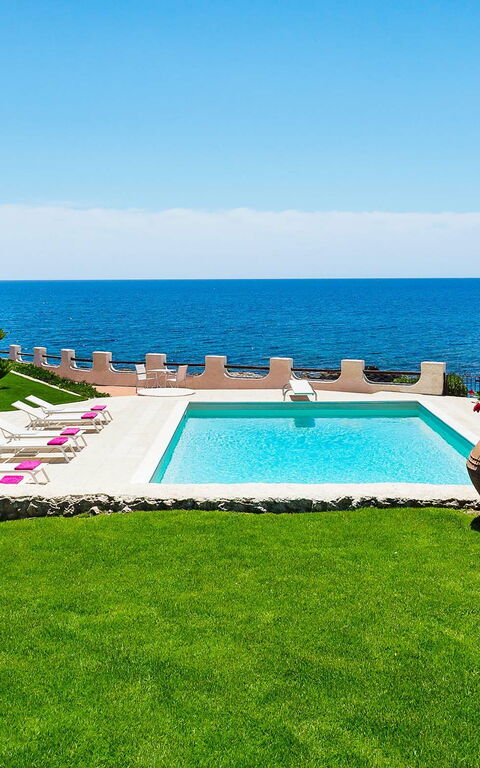 Blu Moon: Ansichten, Garten, Schwimmbad