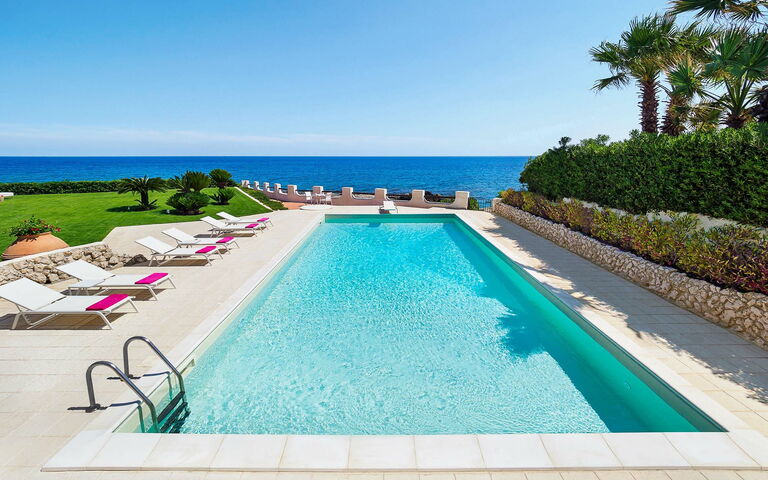 Blu Moon: Ansichten, Garten, Schwimmbad