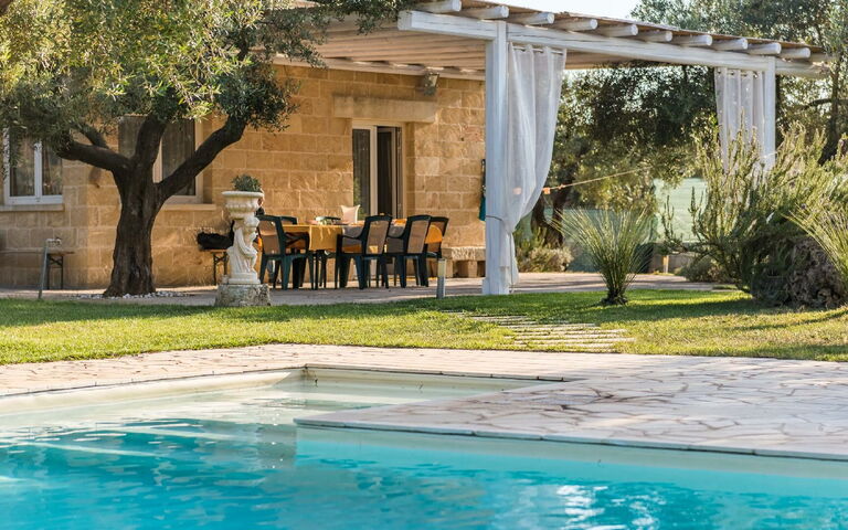 Villa Safiria: Schwimmbad