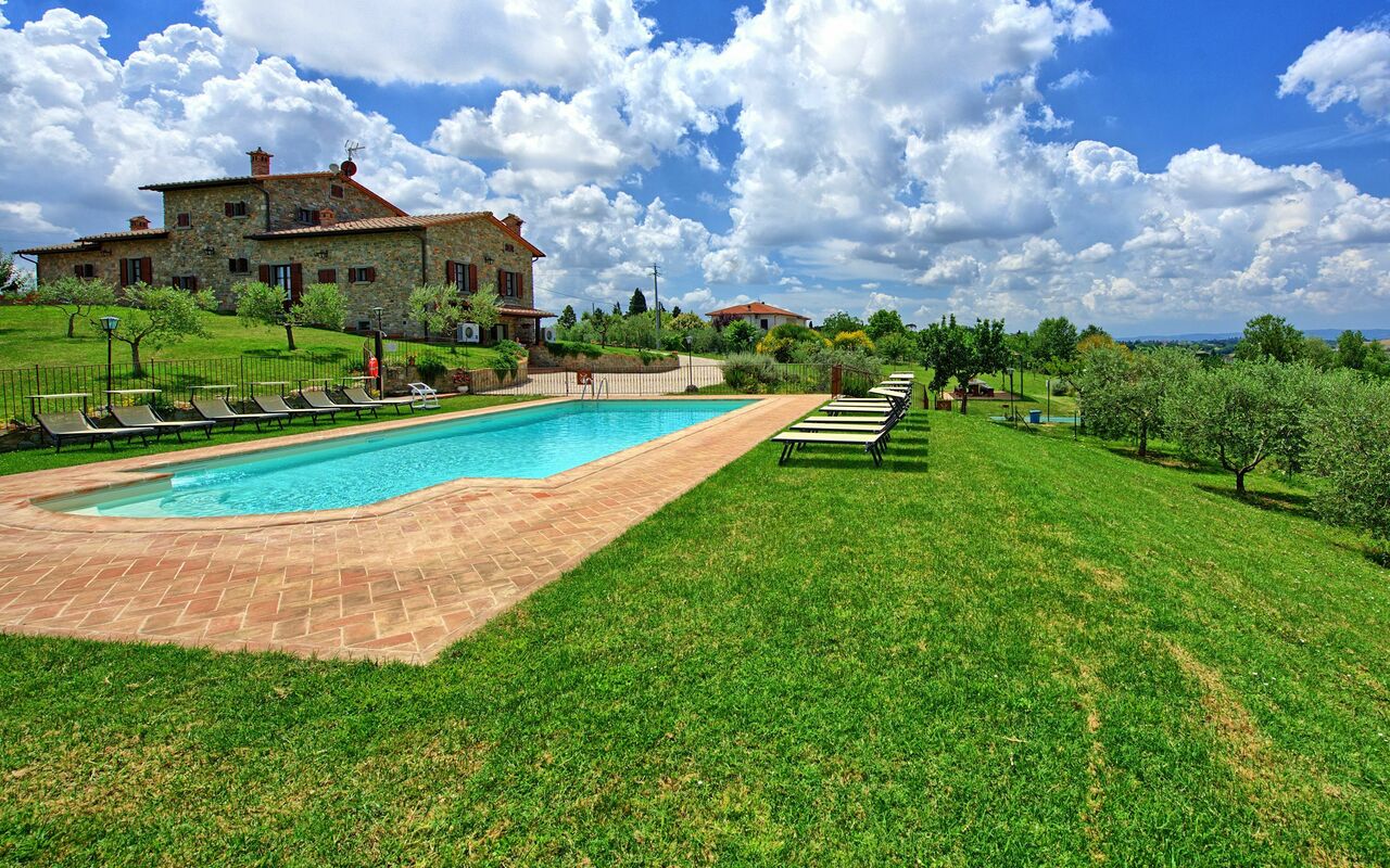 Villa Farneta: Außen, Garten, Schwimmbad