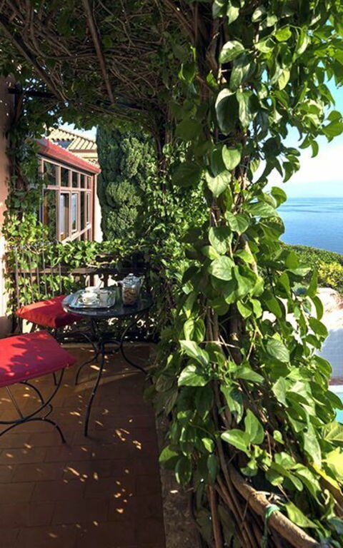 Villa La Boheme: Ansichten, Schwimmbad