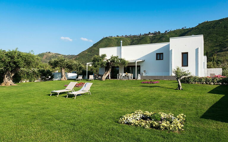 Villa Nettuno: Draussen, Garten