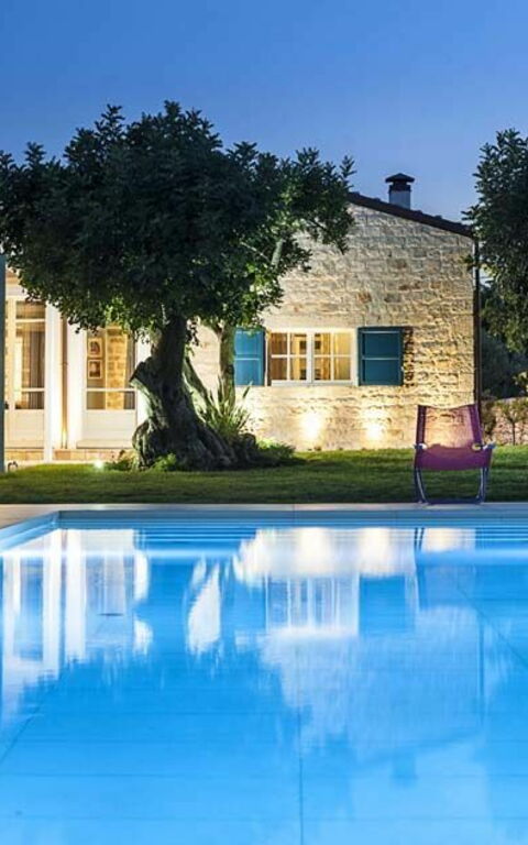 Villa Casi o Cantu: Draussen, Schwimmbad