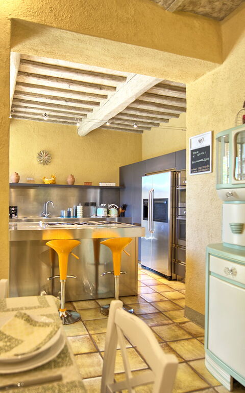 Villa Sonia: Esszimmer, Küche