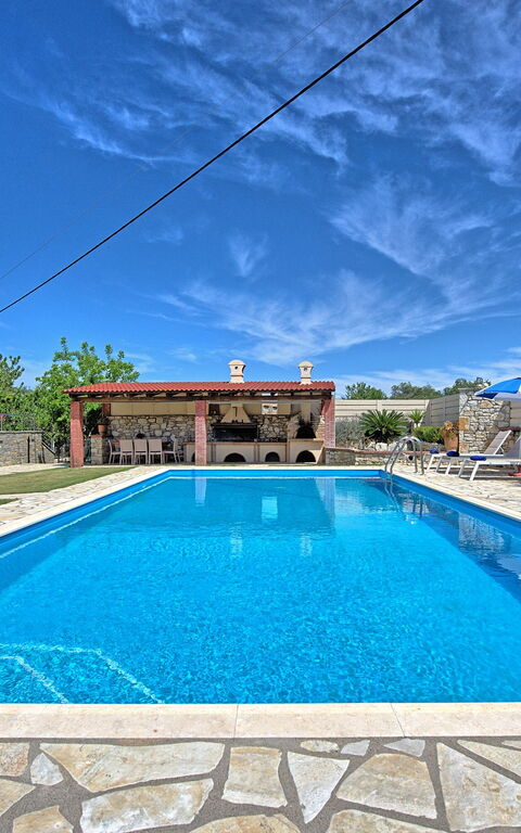 Acharavi Beach Villa: Draussen, Schwimmbad