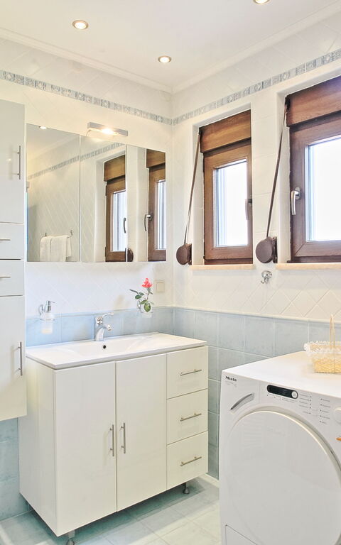 Acharavi Beach Villa: Bad