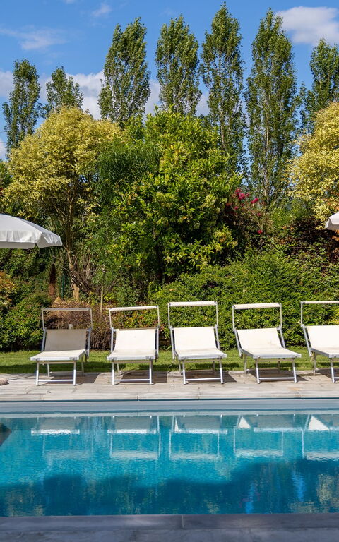 Villa Cangeli: Draussen, Schwimmbad