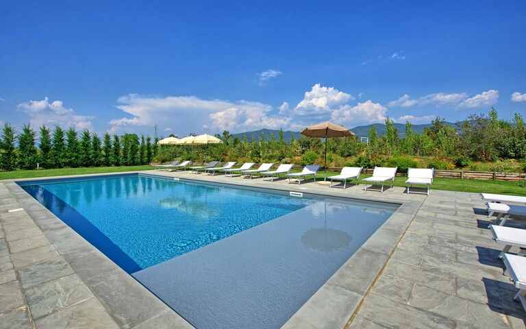 Villa Cangeli: Draussen, Schwimmbad