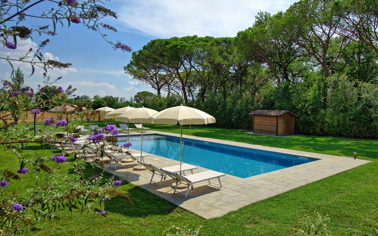 Villa Cangeli: Draussen, Garten, Schwimmbad
