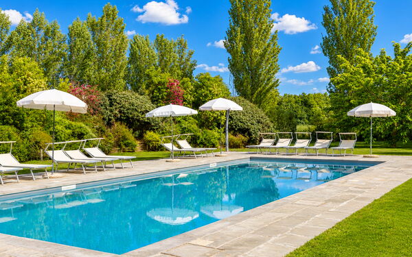 Villa Cangeli: Draussen, Garten, Schwimmbad