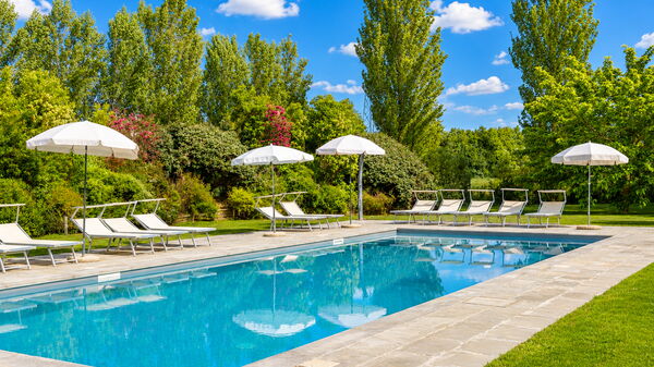 Villa Cangeli: Draussen, Garten, Schwimmbad