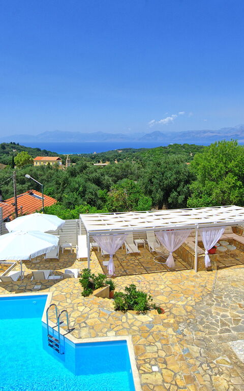 Villa Giador: Draussen, Schwimmbad