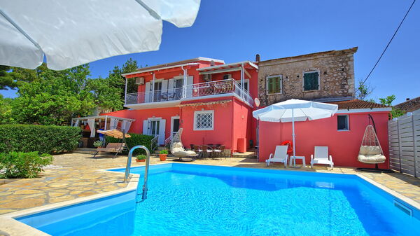 Villa Giador: Draussen, Schwimmbad