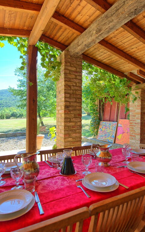 Villa Edo: Draussen, Esszimmer