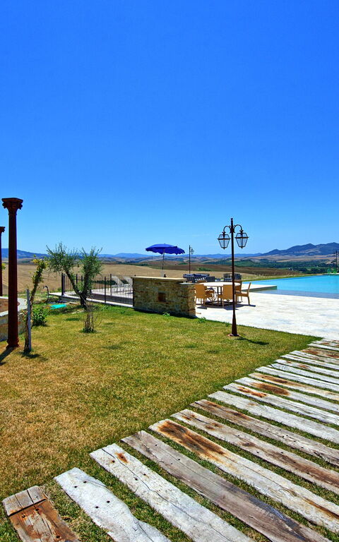 Villa Massimiliano: Draussen, Garten, Schwimmbad