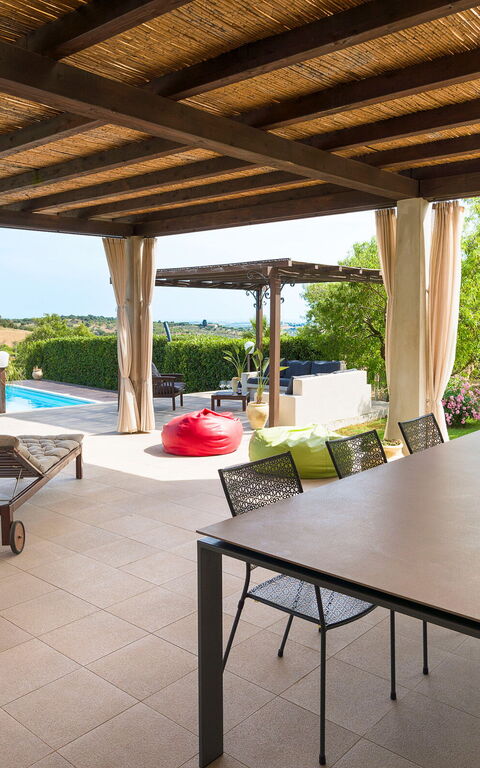 Villa Mara: Balkon / Terrasse / Patio, Draussen, Schwimmbad