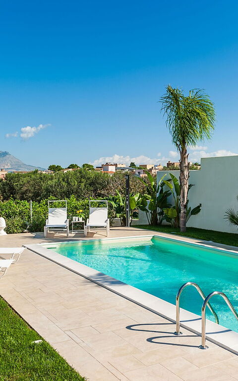 Villa Pigna Bianca: Draussen, Schwimmbad