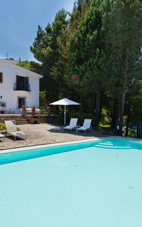 Villa Rocca: Schwimmbad