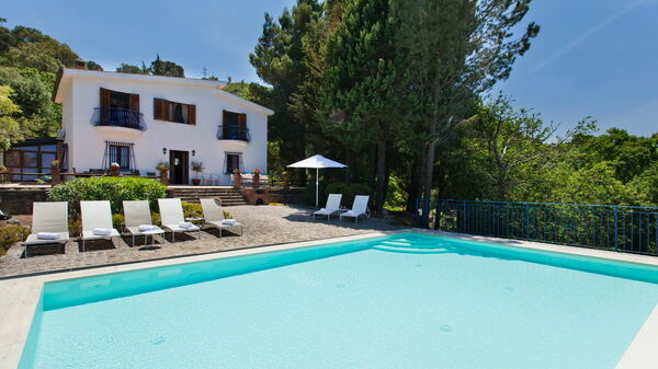 Villa Rocca: Schwimmbad