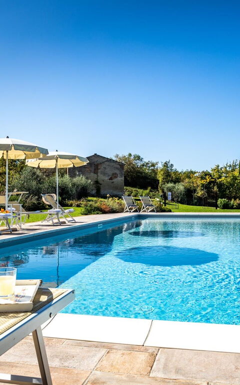 Villa Bonriposo: Draussen, Schwimmbad