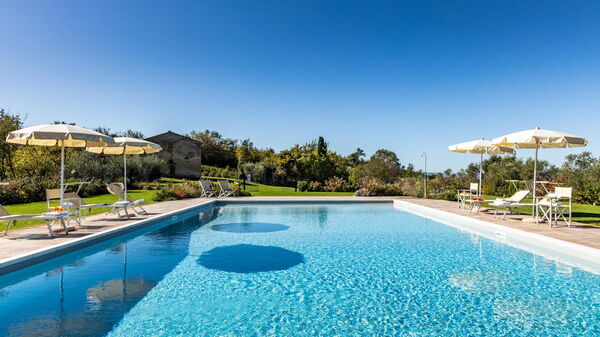 Villa Bonriposo: Draussen, Schwimmbad