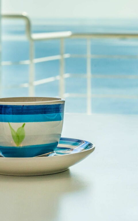 Villa Infinity: Esszimmer, Wohnzimmer