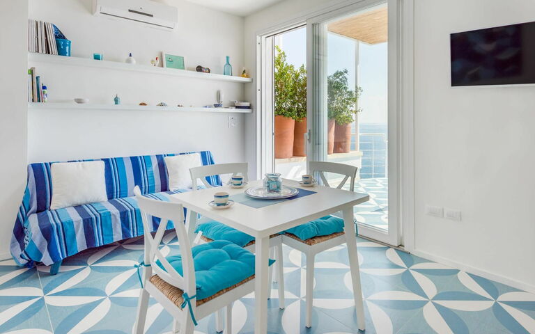 Villa Infinity: Esszimmer, Wohnzimmer