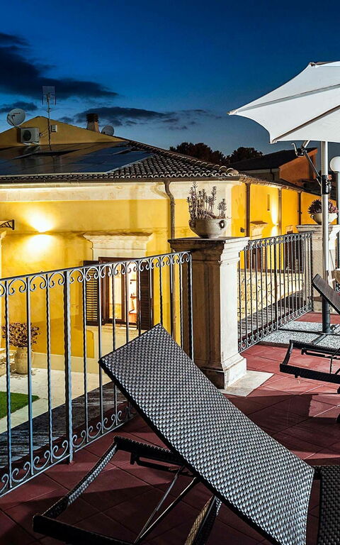 Villa Carolina: Draussen