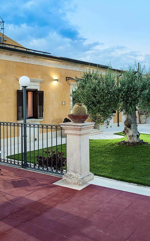 Villa Carolina: Draussen, Garten