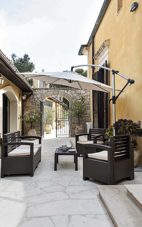 Villa Carolina: Draussen