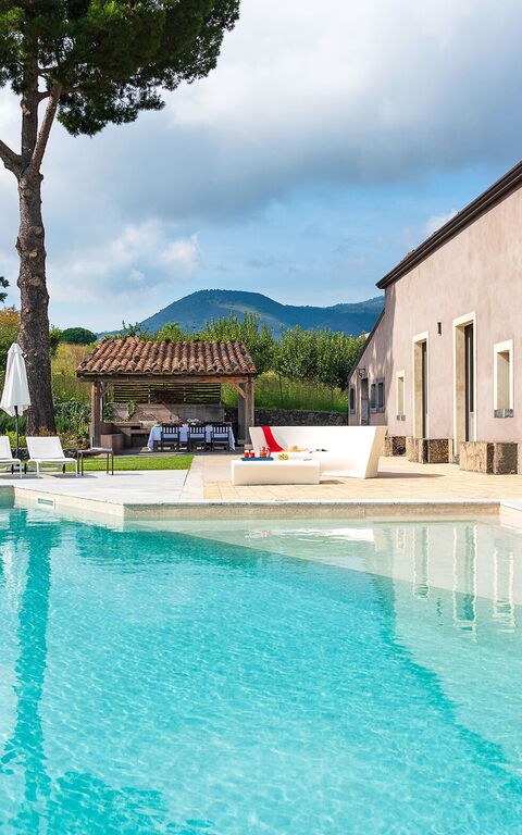 Villa Torre Etnea: Schwimmbad