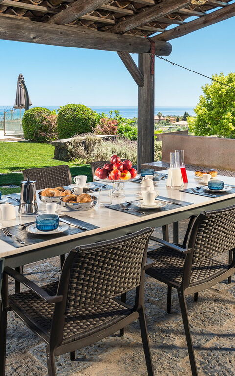 Villa Torre Etnea: Außen, Balkon / Terrasse / Patio, Draussen, Garten