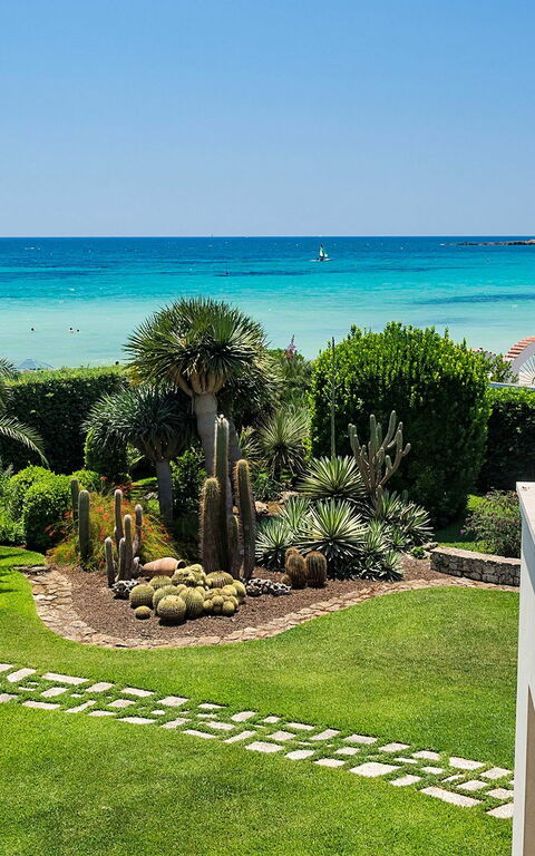 Villa La Plage: Ansichten, Draussen, Garten