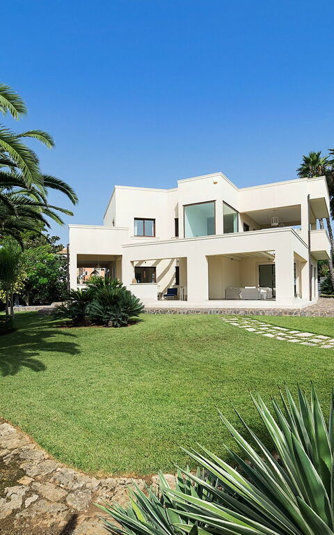 Villa La Plage: Ansichten, Draussen, Garten