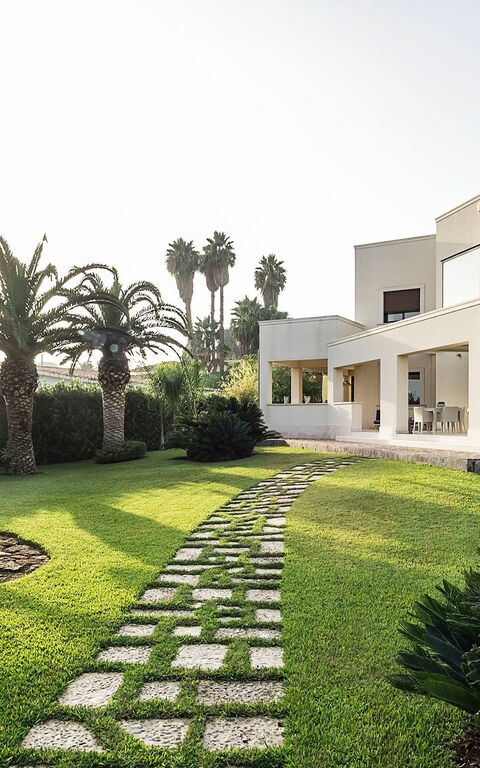 Villa La Plage: Ansichten, Draussen, Garten