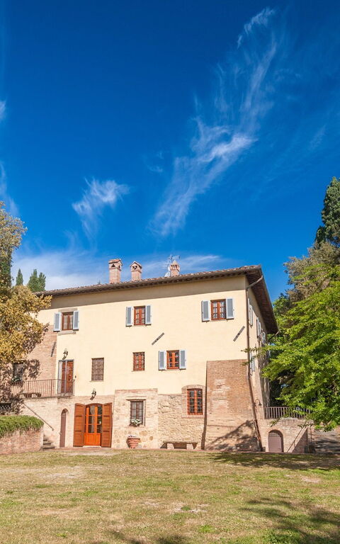 Moriolo: Außen, Garten