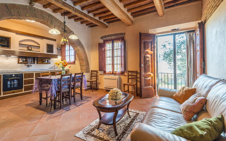 Unterkunft Smeraldo: Esszimmer, Küche, Wohnzimmer