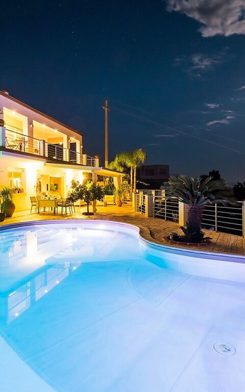 Villa Luce: Schwimmbad