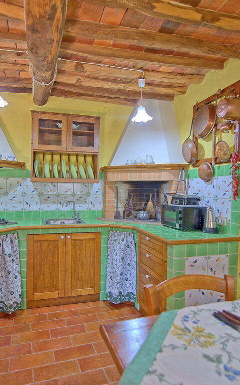 Casale Di Cozzile: Esszimmer, Küche