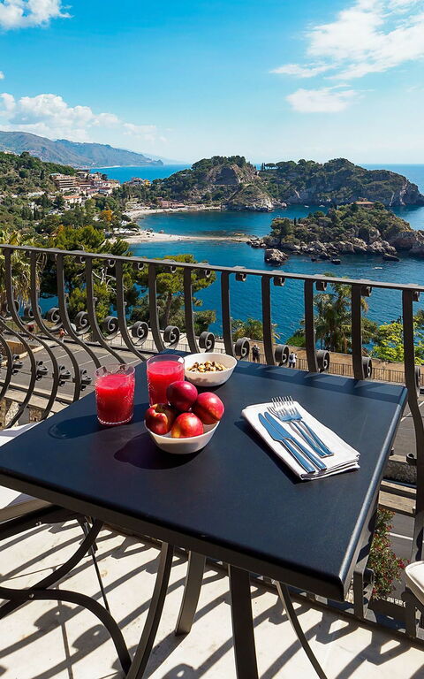 Torre Isola Bella: Ansichten, Balkon / Terrasse / Patio