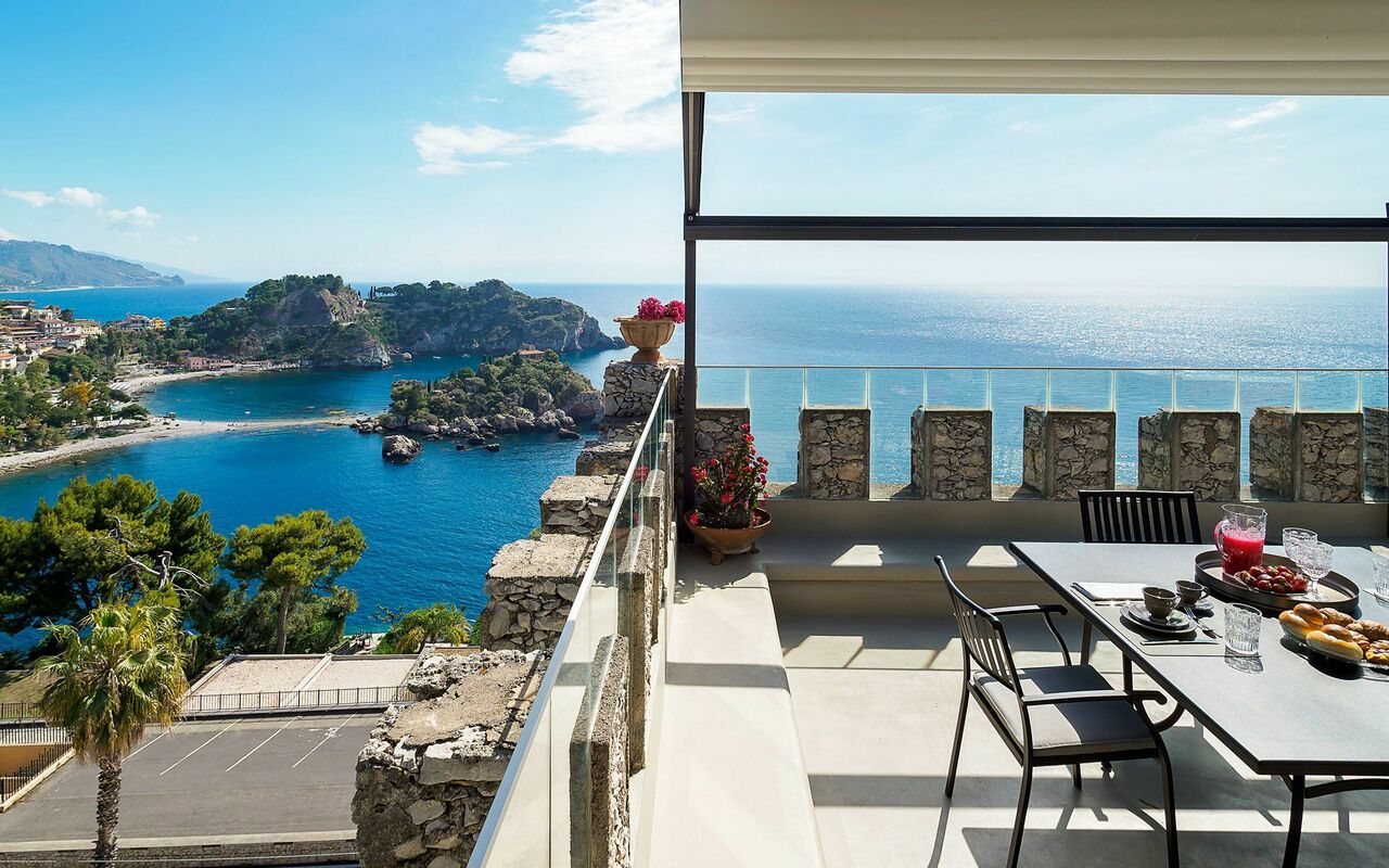 Torre Isola Bella: Ansichten, Balkon / Terrasse / Patio