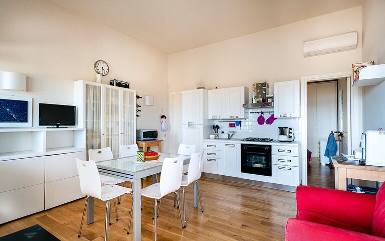 Unterkunft Vela: Esszimmer, Küche, Wohnzimmer