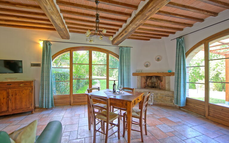 Unterkunft Mulignone 2: Esszimmer, Küche, Wohnzimmer