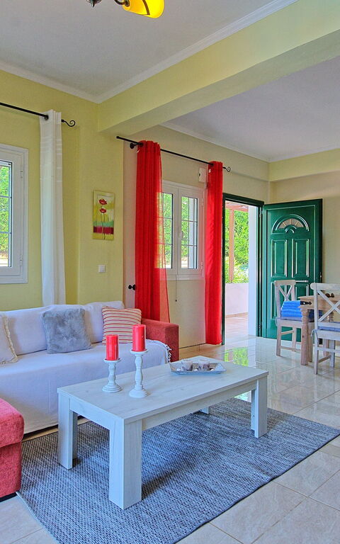 Beachfront Villa Rania: Esszimmer, Küche, Wohnzimmer