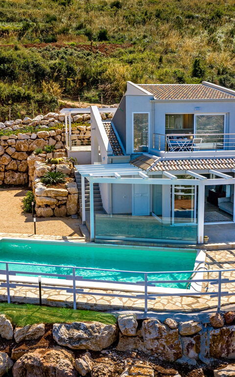 Villa Scire: Ansichten, Draussen, Garten, Schwimmbad, Sommer